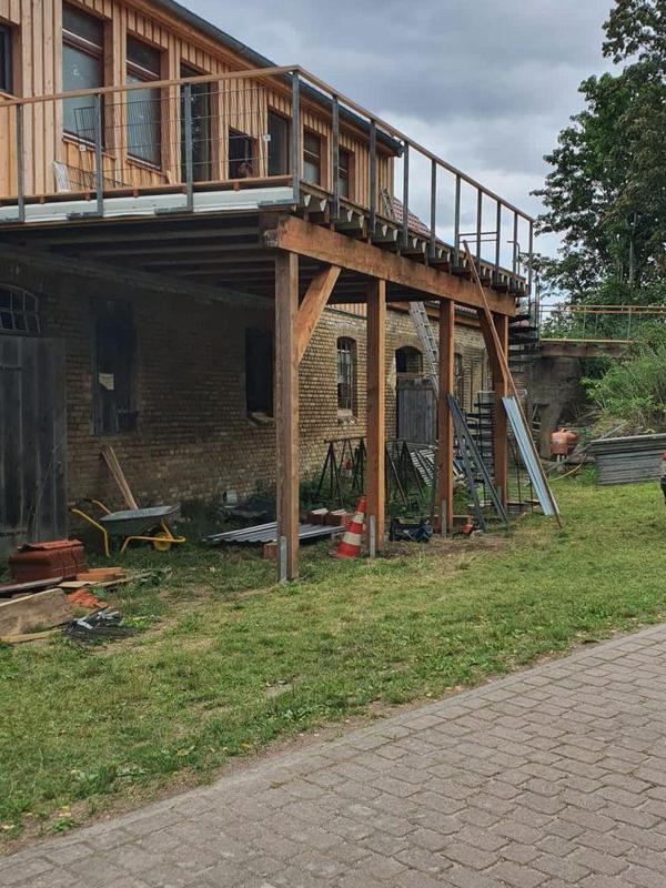 Rozbudowa z tarasem i nowym dachem - realizacja Dach Ekspres